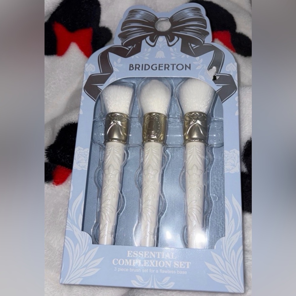 Bridgerton Viral Makeup Brushes 3 Piece Set Complexion Set  New